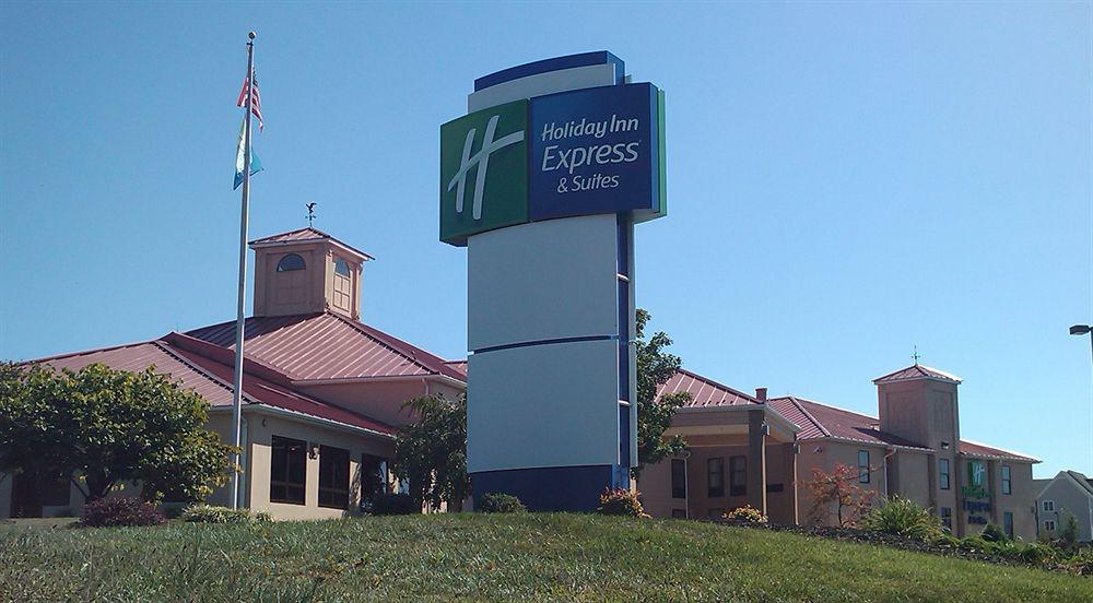 Wingate By Wyndham Waynesboro Hotel Bagian luar foto