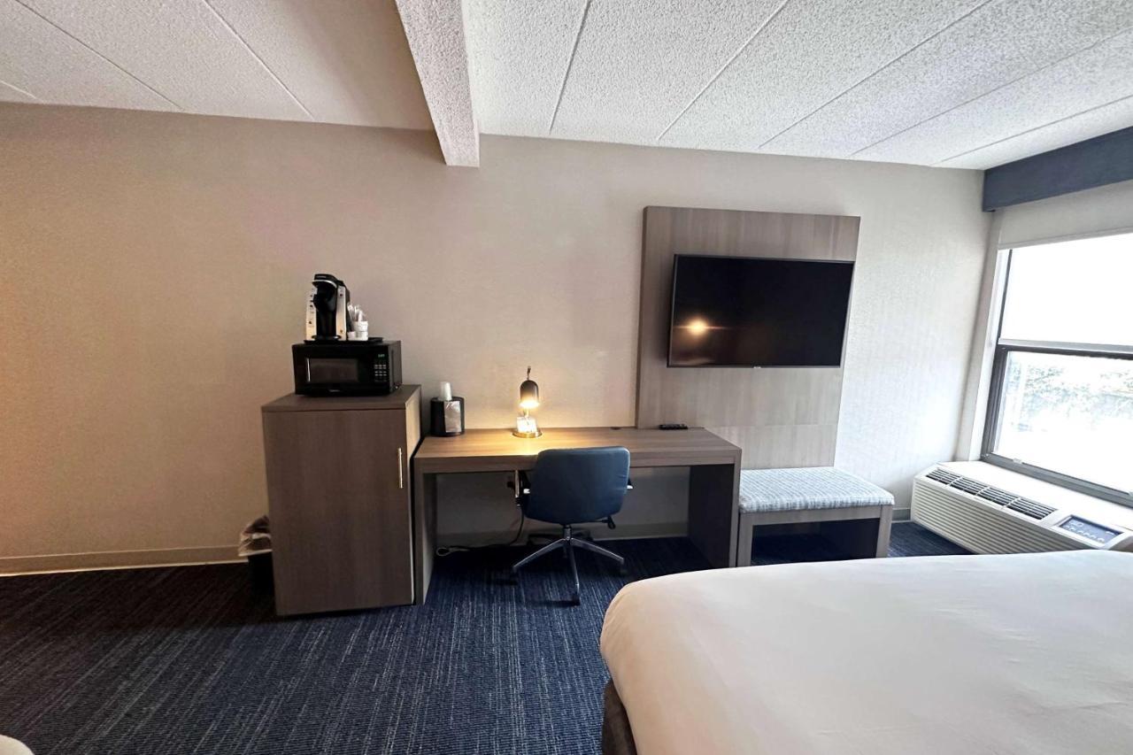 Wingate By Wyndham Waynesboro Hotel Bagian luar foto