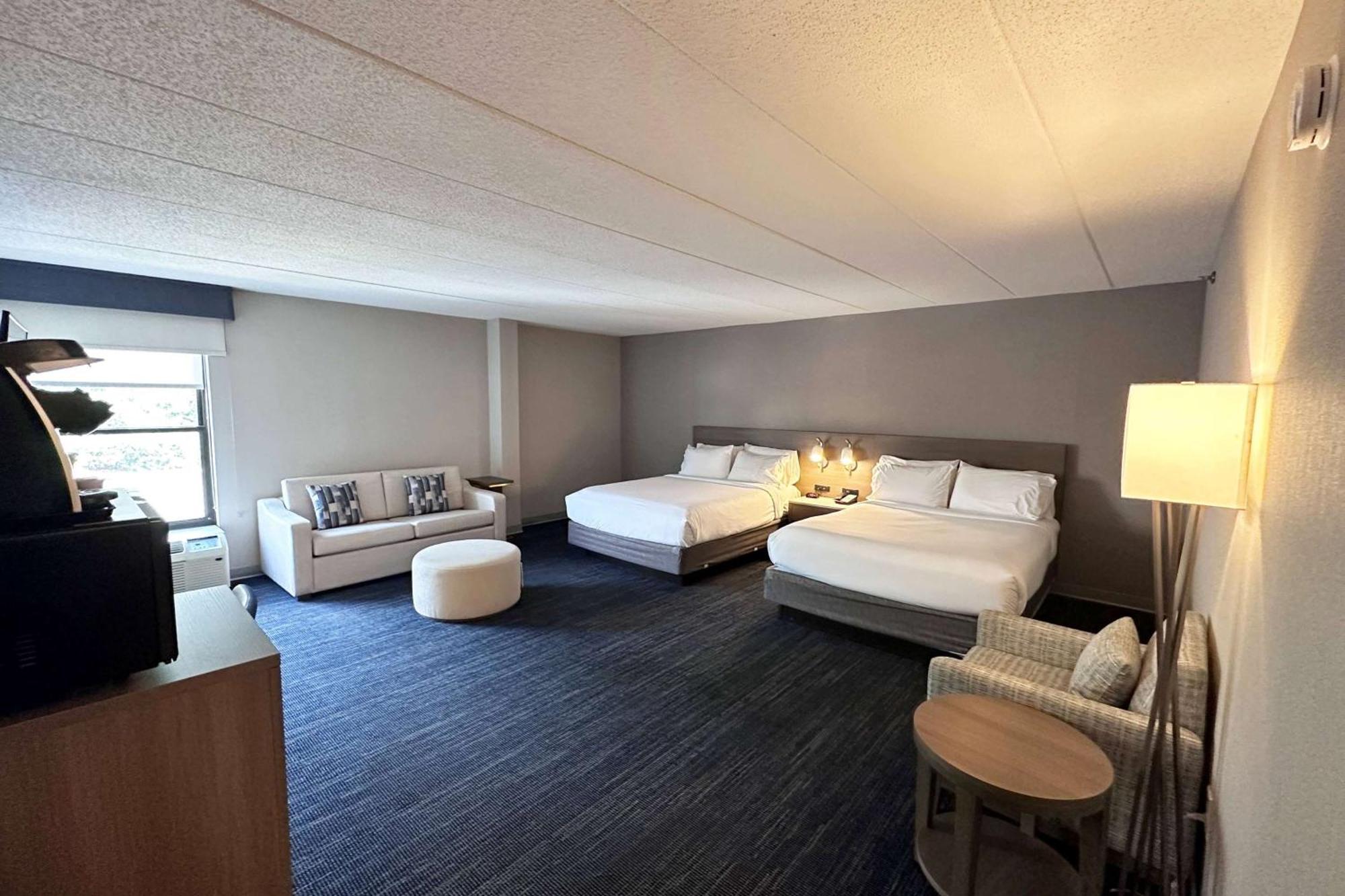 Wingate By Wyndham Waynesboro Hotel Bagian luar foto