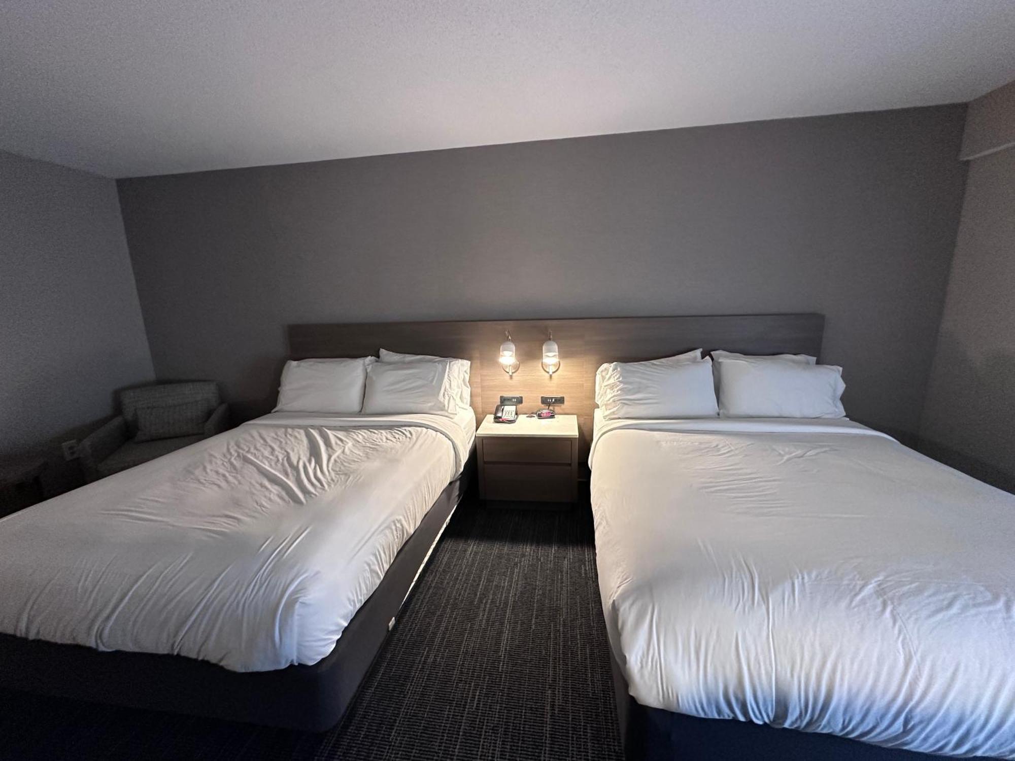 Wingate By Wyndham Waynesboro Hotel Bagian luar foto