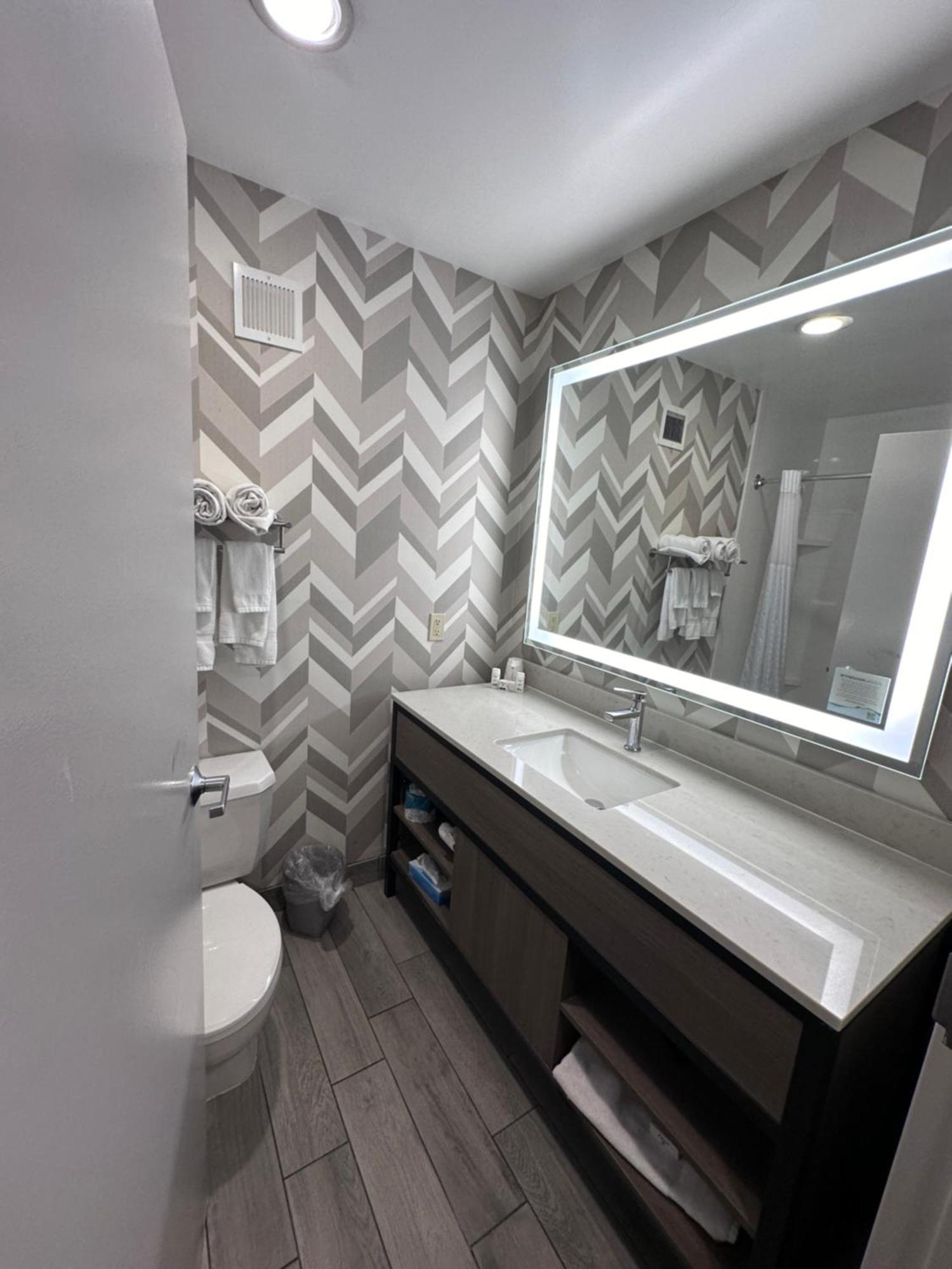 Wingate By Wyndham Waynesboro Hotel Bagian luar foto